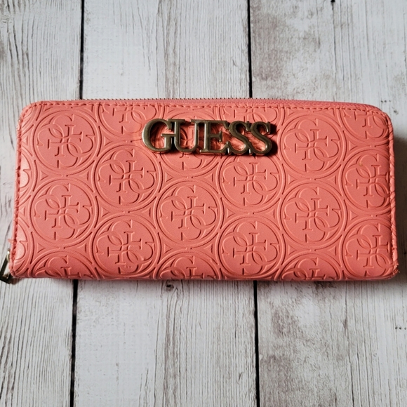 Vintage Guess wallet - Picture 1 of 4